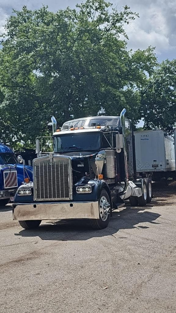 2000 Kenworth W900 Sleeper Trucks
