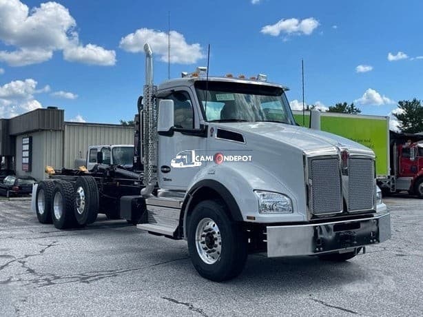 2025 Kenworth T880 Hooklift Trucks