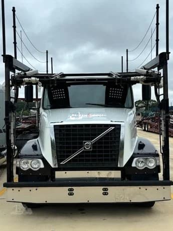 2017 Volvo VAH64200 Car Hauler Trucks