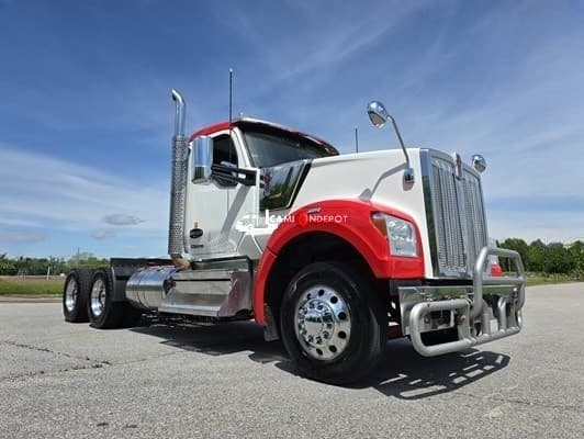 2022 Kenworth  W990 Day Cab Trucks