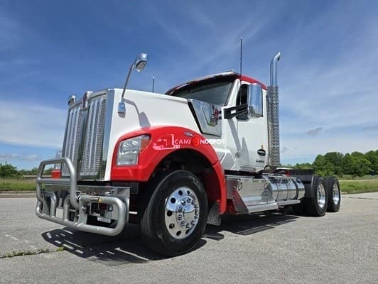 2022 Kenworth W990 Day Cab Trucks