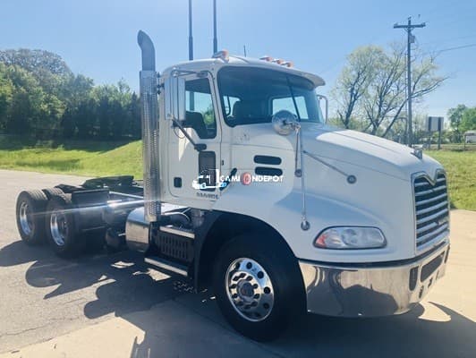 2014 Mack CHU613 Day Cab Trucks