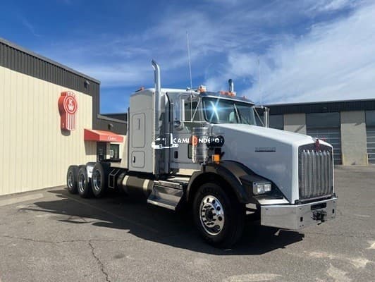 2020 Kenworth T800 Sleeper Trucks