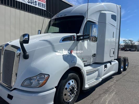 2022 Kenworth T680 Sleeper Trucks