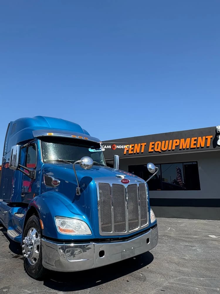 2019 Peterbilt 579 Sleeper Trucks