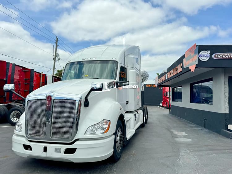 2020 Kenworth  T680 Sleeper Trucks