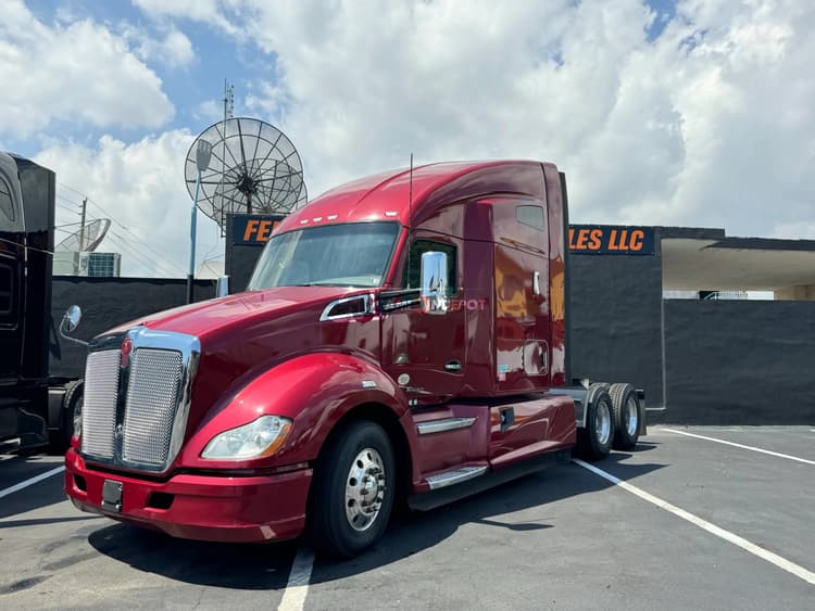 2019 Kenworth T680 Sleeper Trucks