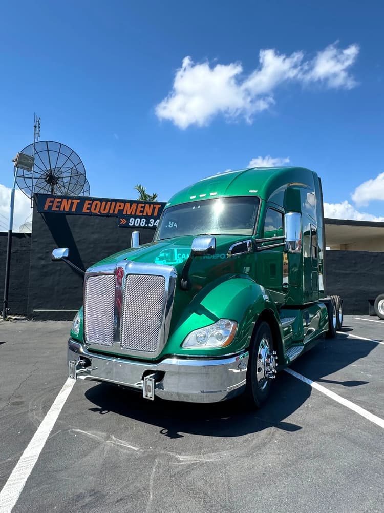 2019 Kenworth T680 Sleeper Trucks
