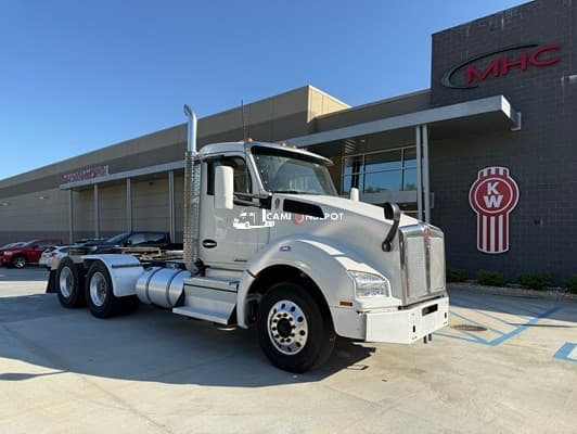2020 Kenworth T880 Day Cab Trucks