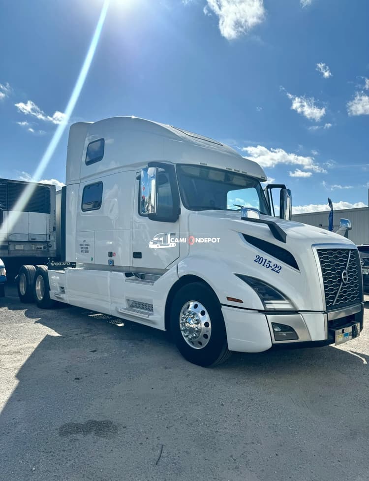2019 Volvo VNL860 Sleeper Trucks