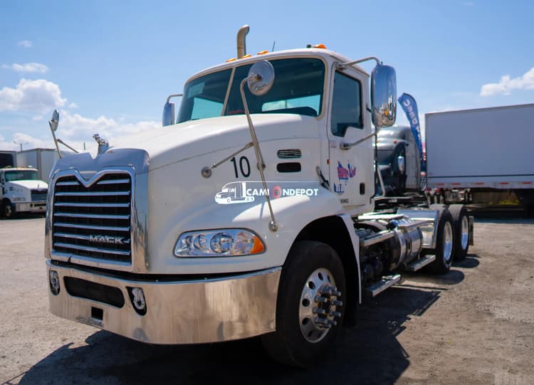 2011 Mack DAYCAB Day Cab Trucks
