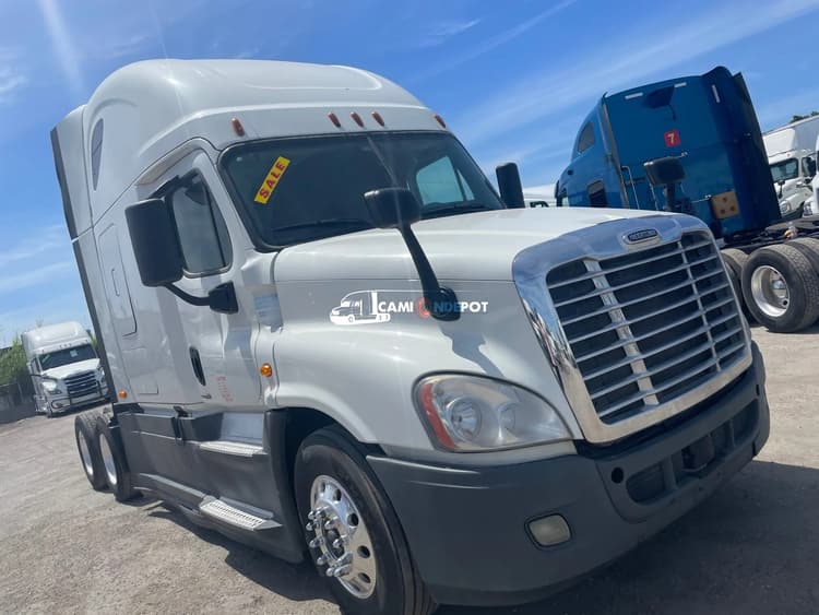 2015 Freightliner CASCADIA EVOLUTION Sleeper Trucks