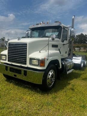 2014 Mack CHU613 Day Cab Trucks