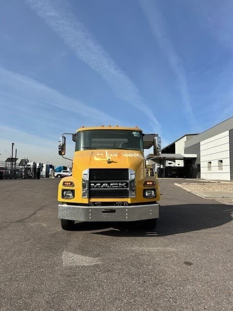 2025 Mack MD6 Cab & Chassis Trucks