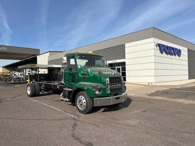 2025 Mack MD6 Cab & Chassis Trucks