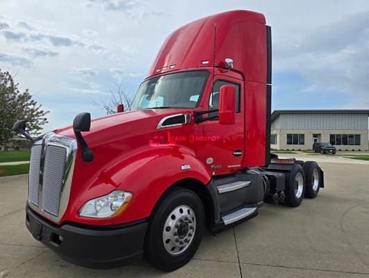 2019 Kenworth T680 Day Cab Trucks