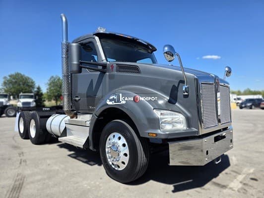 2018 Kenworth T880 Day Cab Trucks