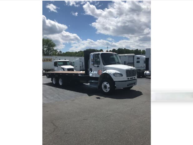 2015 Freightliner M2 106 Cab & Chassis Trucks