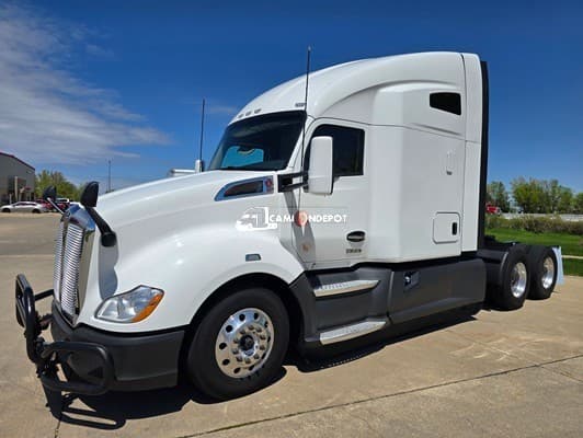2022 Kenworth T680 Sleeper Trucks