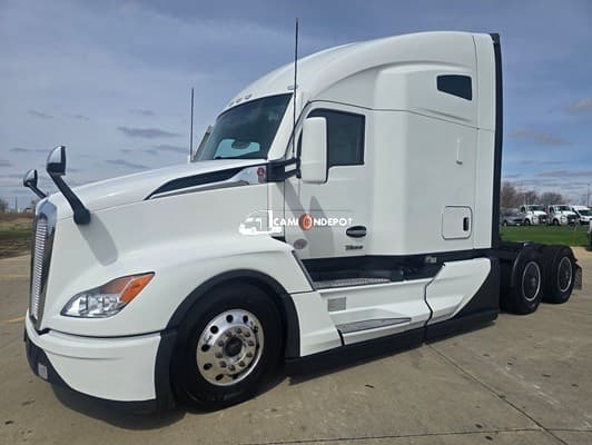 2022 Kenworth T680 Sleeper Trucks