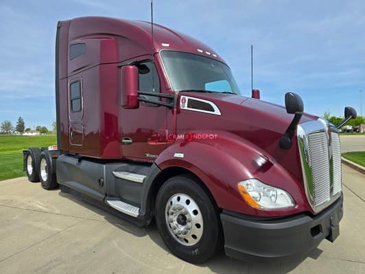 2021 Kenworth T680 Sleeper Trucks