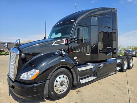 2021 Kenworth T680 Sleeper Trucks