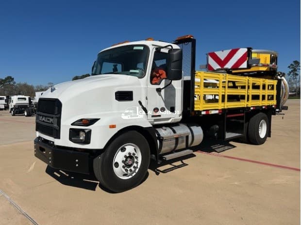 2025 Mack MD6 Attenuator Trucks