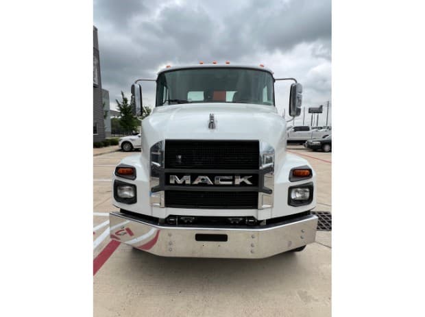 2024 Mack MD7 Grapple Trucks