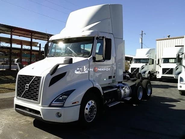 2020 Volvo VNR64T300 Day Cab Trucks