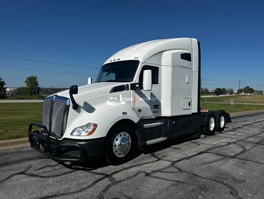 2022 Kenworth T680 Sleeper Trucks