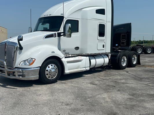 2021 Kenworth T680 Sleeper Trucks