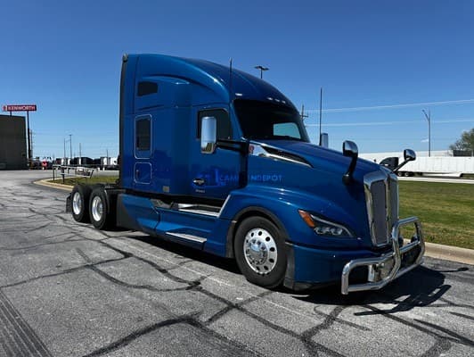 2022 Kenworth T680 Sleeper Trucks