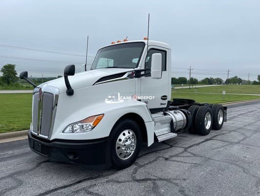 2022 Kenworth T680 Day Cab Trucks
