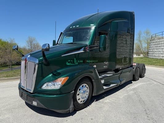 2022 Kenworth T680 Sleeper Trucks