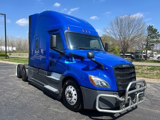 2021 Freightliner PT126064ST Sleeper Trucks
