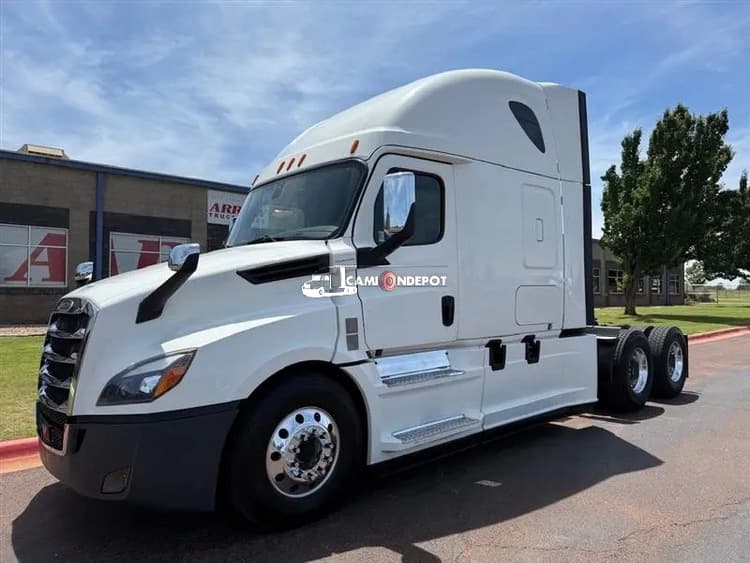 2020 Freightliner Cascadia Sleeper Trucks