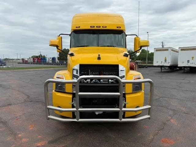 2021 Mack Anthem Sleeper Trucks