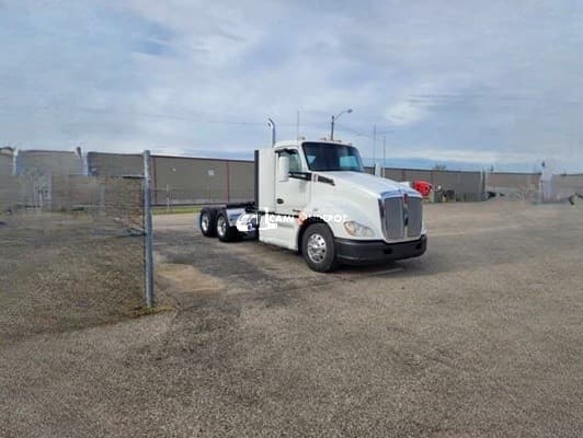 2020 Kenworth T680 Day Cab Trucks