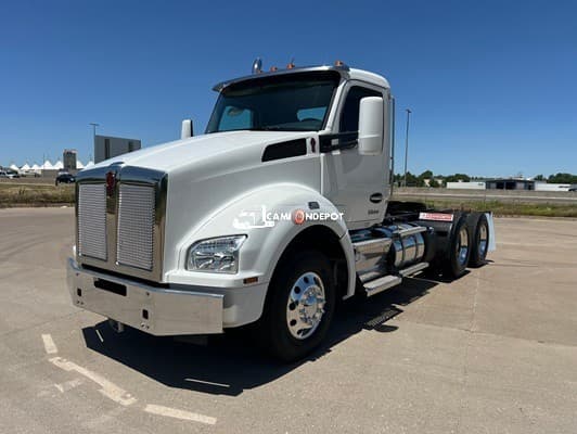 2023 Kenworth T880 Day Cab Trucks