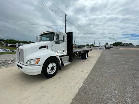 2020 Kenworth T270 Flatbed Trucks