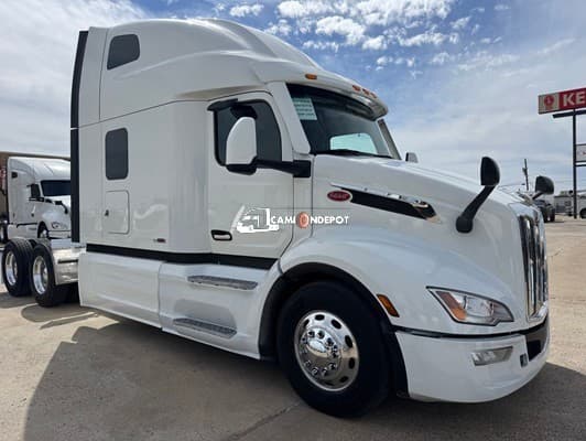 2023 Peterbilt 579 Sleeper Trucks