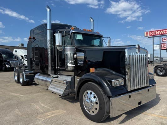 2023 Kenworth W900L Sleeper Trucks