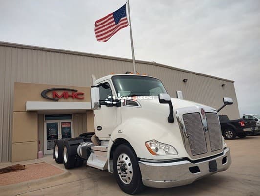 2021 Kenworth T680 Day Cab Trucks