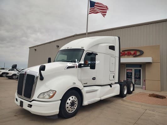 2019 Kenworth T680 Sleeper Trucks