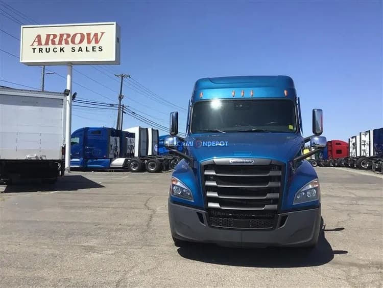 2021 Freightliner Cascadia Sleeper Trucks