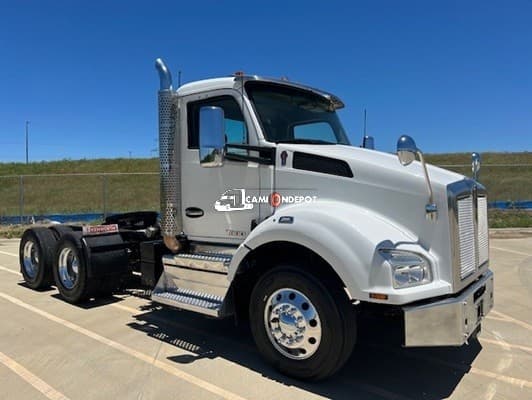 2021 Kenworth T880 Day Cab Trucks