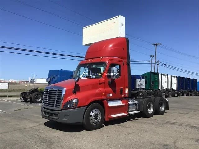 2020 Freightliner Cascadia Day Cab Trucks