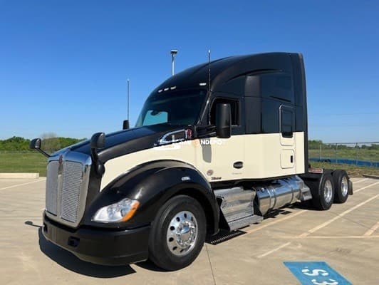 2022 Kenworth T680 Sleeper Trucks