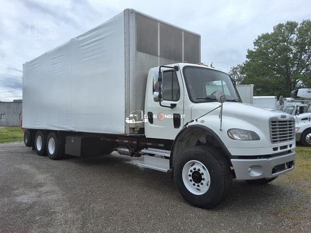 2015 Freightliner BUSINESS CLASS M2 106 Curtain Side Trucks