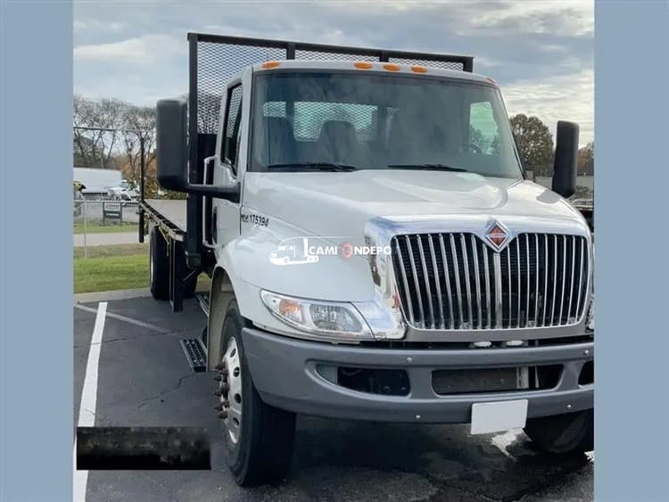 2017 International 4300 Flatbed Trucks